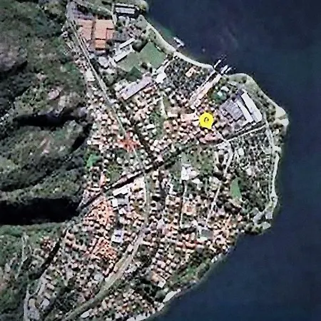 Giuly's House Apartman Dervio